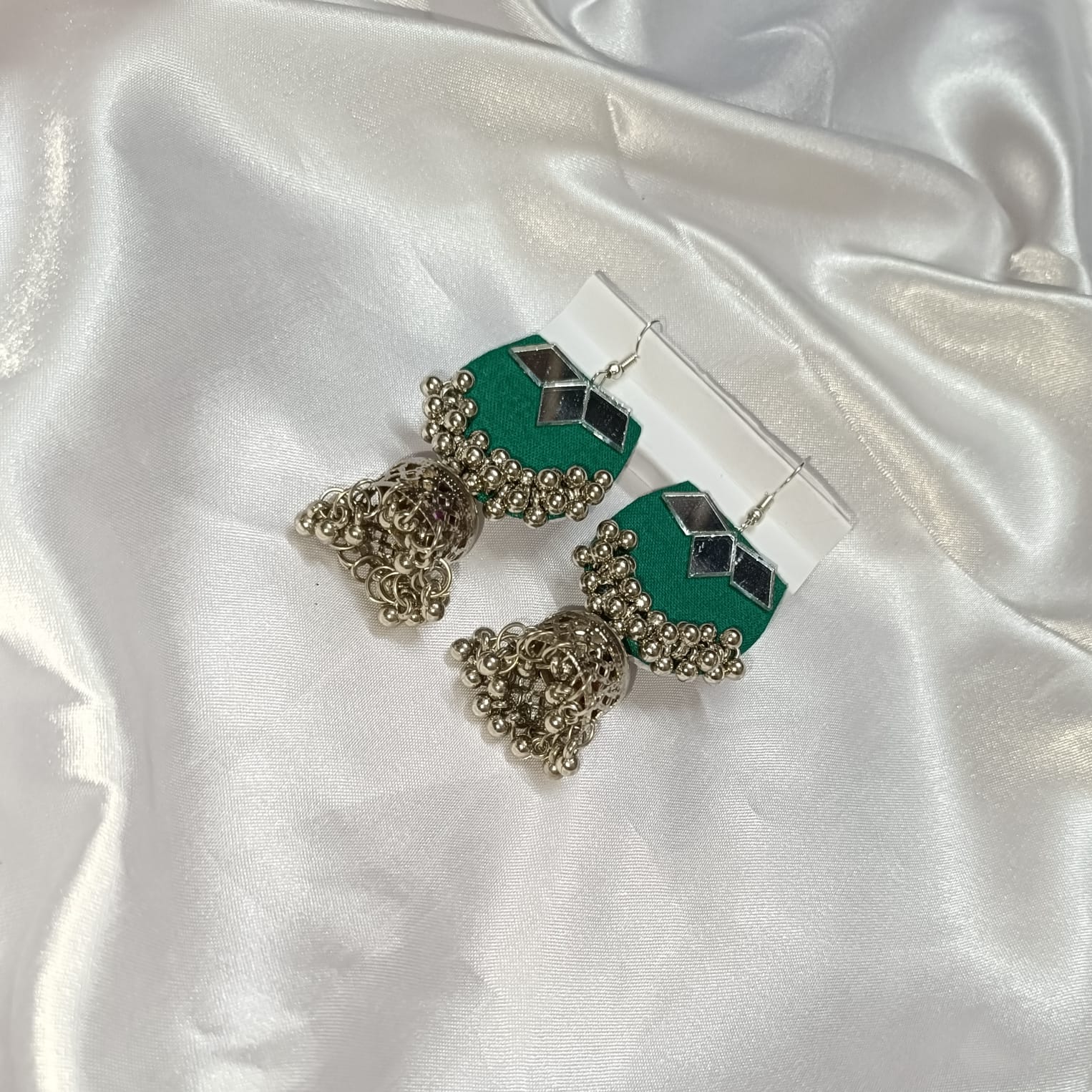 Emerald Glow: Handcrafted Earrings