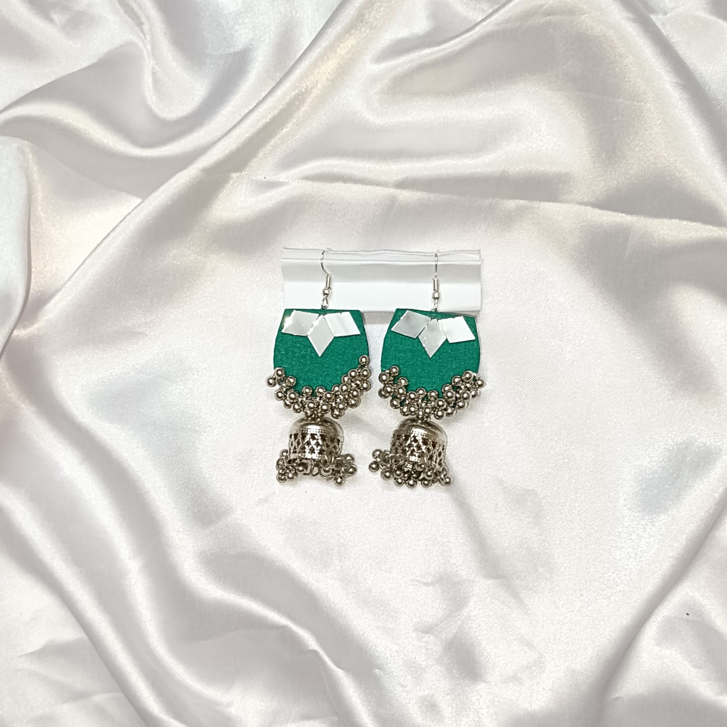 Emerald Glow: Handcrafted Earrings